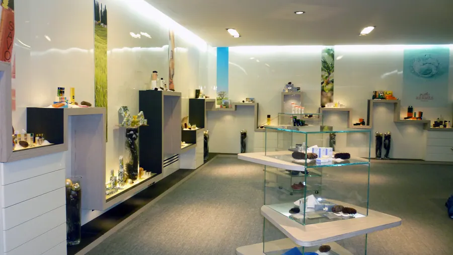 AMONN HOTEL SHOW ROOM 3