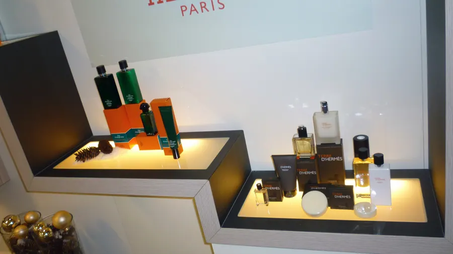 AMONN HOTEL SHOW ROOM 6