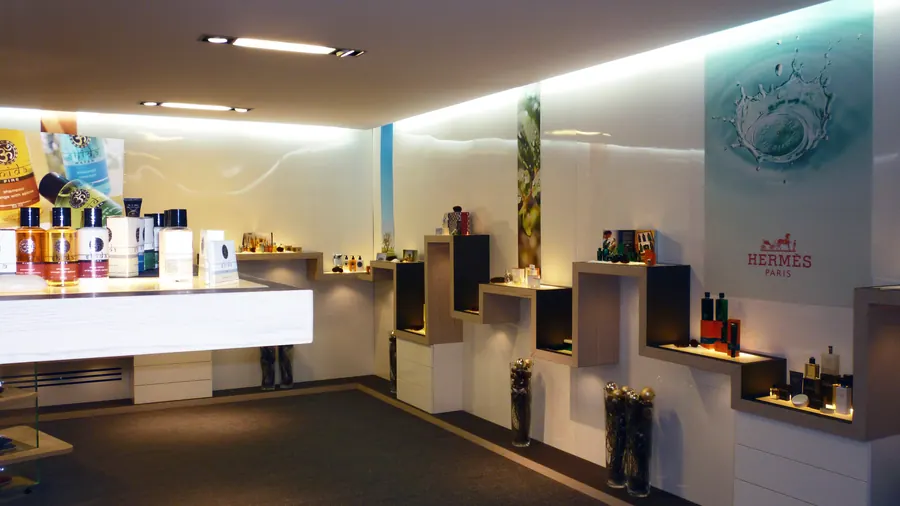 AMONN HOTEL SHOW ROOM 5