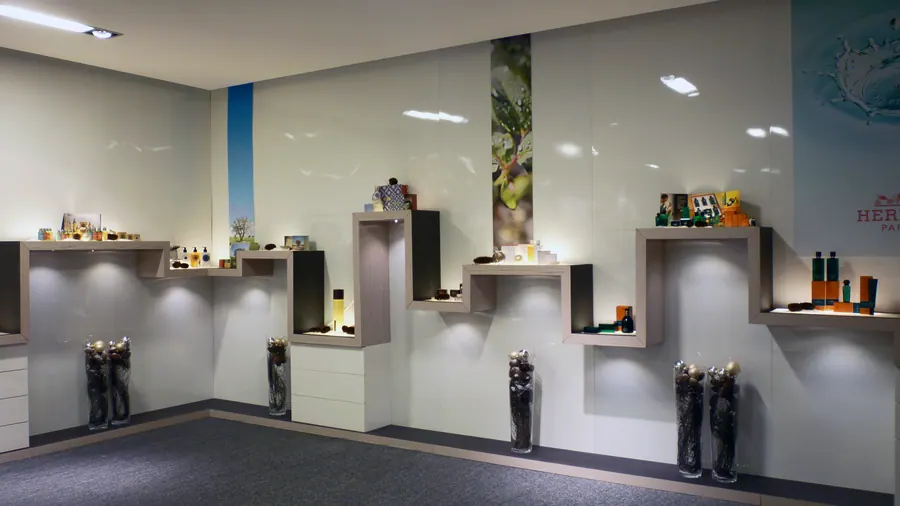AMONN HOTEL SHOW ROOM 2