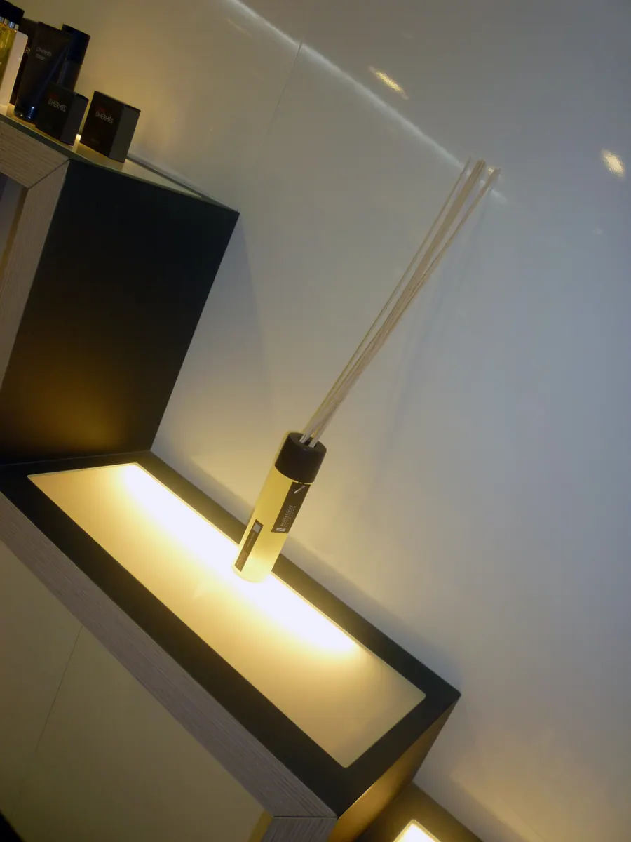 AMONN HOTEL SHOW ROOM 10