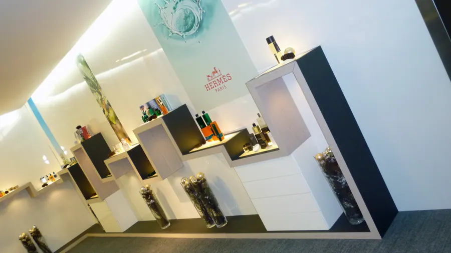AMONN HOTEL SHOW ROOM 7